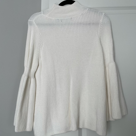 525 America Tulip Sleeve Turtleneck White - Picture 5 of 6